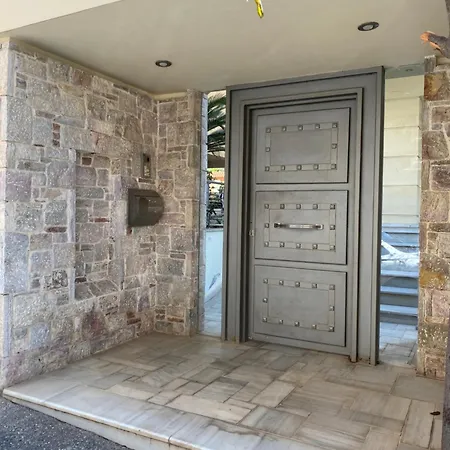 Cosy House Glyfada-3